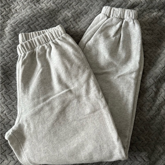 Brandy Melville Pants - Light grey brandy sweatpants